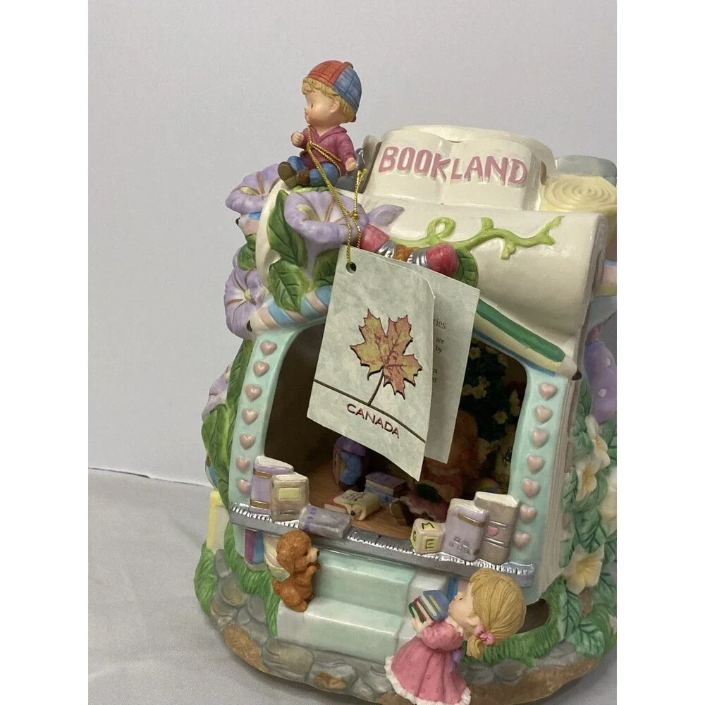 Twinkle Enterprises Ltd. Canadian Memory Series Bookland Ceramic Figurine 3D